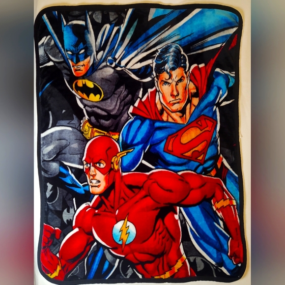 DC Comics Justice League Plush Throw 49 X 39 - Picture 2 of 8